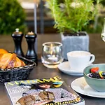& Restaurant Schroeder