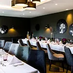 & Restaurant Schroeder فندق Gross Meckelsen