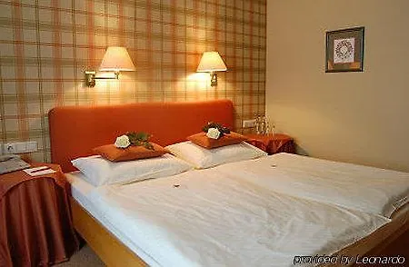 & Restaurant Schroeder فندق Gross Meckelsen